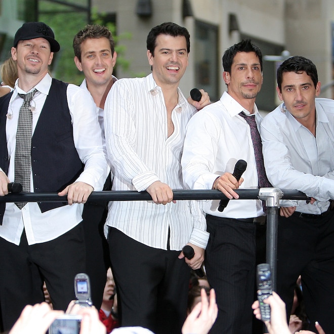 Donnie Wahlberg, Joey McIntyre, Jordan Knight, Danny Wood, and Jonathan Knight of New Kids On The Block